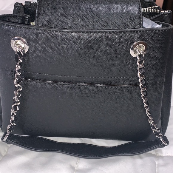 GUESS PURSE - Picture 3 of 10